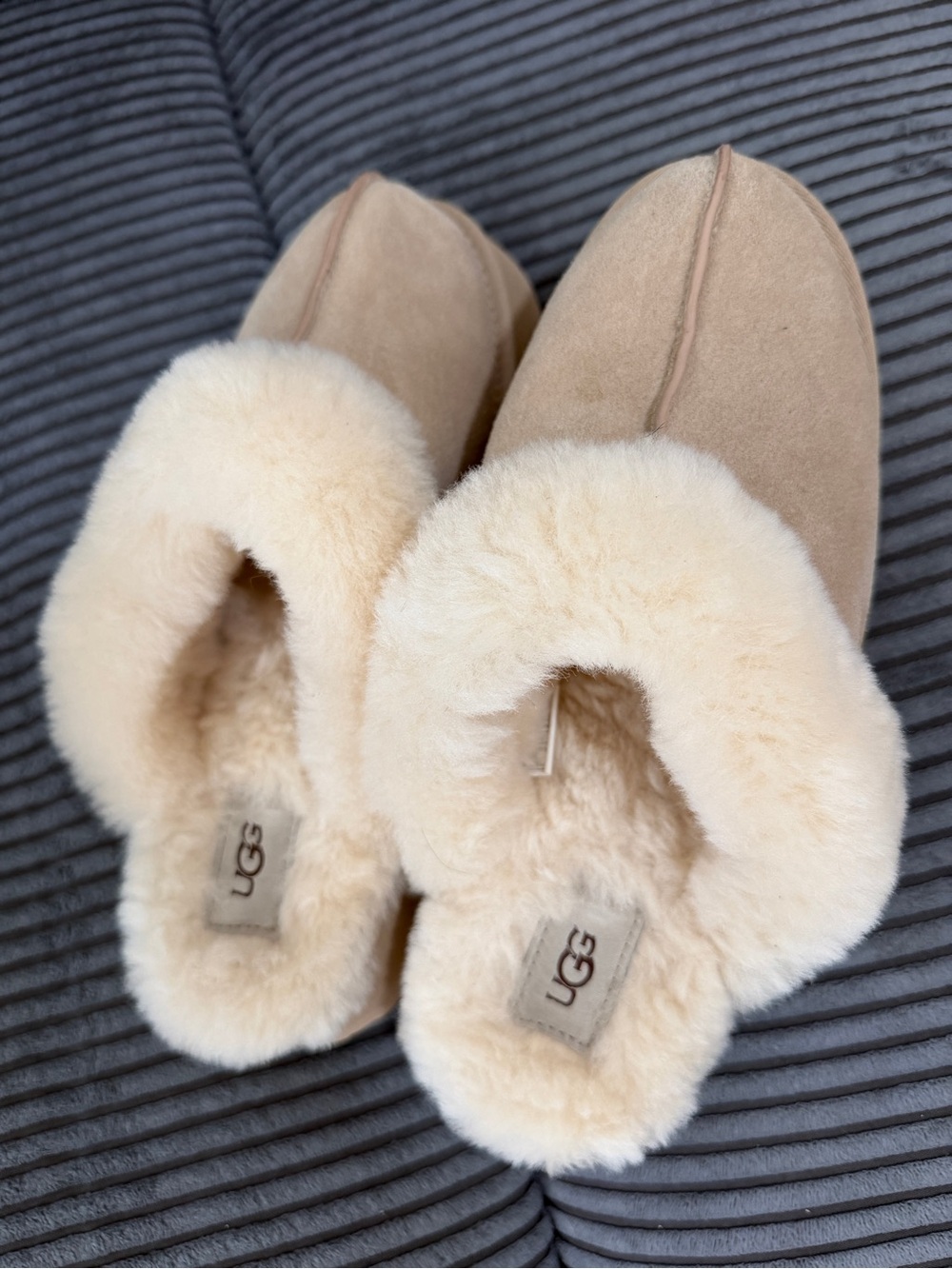 UGG Women's Slides in Chestnut and Cream Shearling Size 11